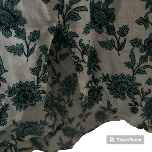 CYNTHIA ROWLEY 100% LINEN FLORAL BLOUSE WITH LONG ROLL TAB SLEEVES - Picture 4 of 11